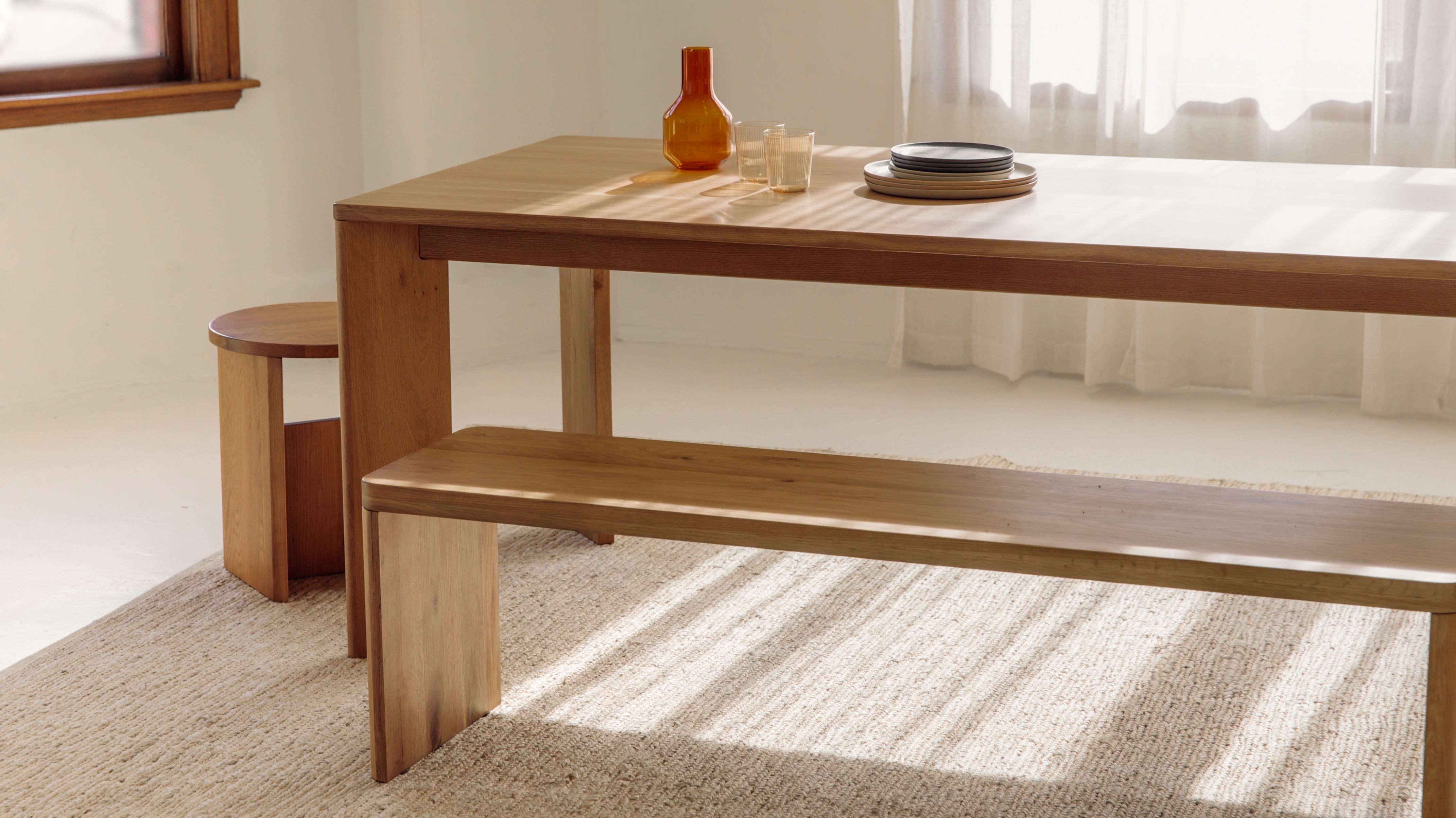 Next table and online bench set